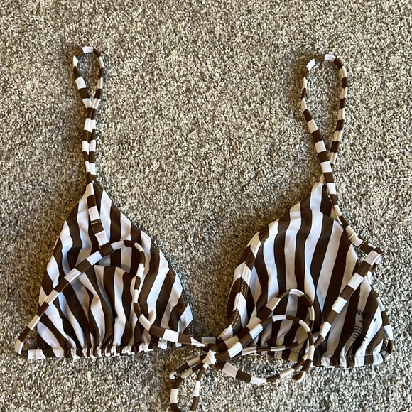 MIKOH | Catalina Top - Picture 8 of 11